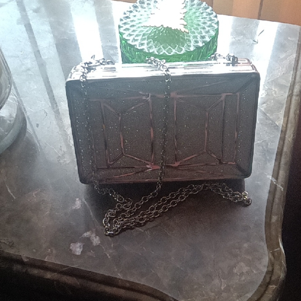 Chic Black Glitter Clutch with Chain